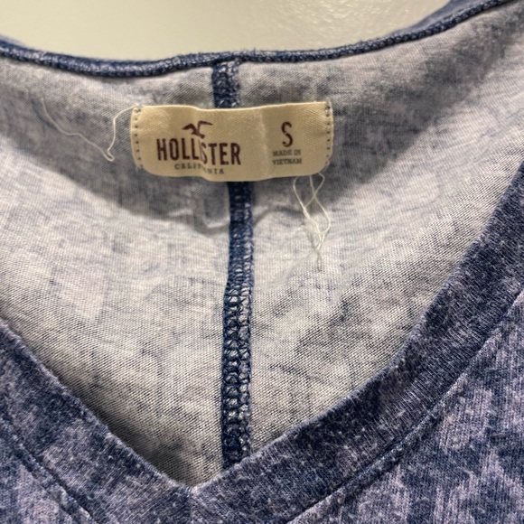 Hollister V Neck Top - Picture 3 of 4
